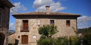 Exterior - House Larriero Olsón, housing Rural Tourism (Olsón)