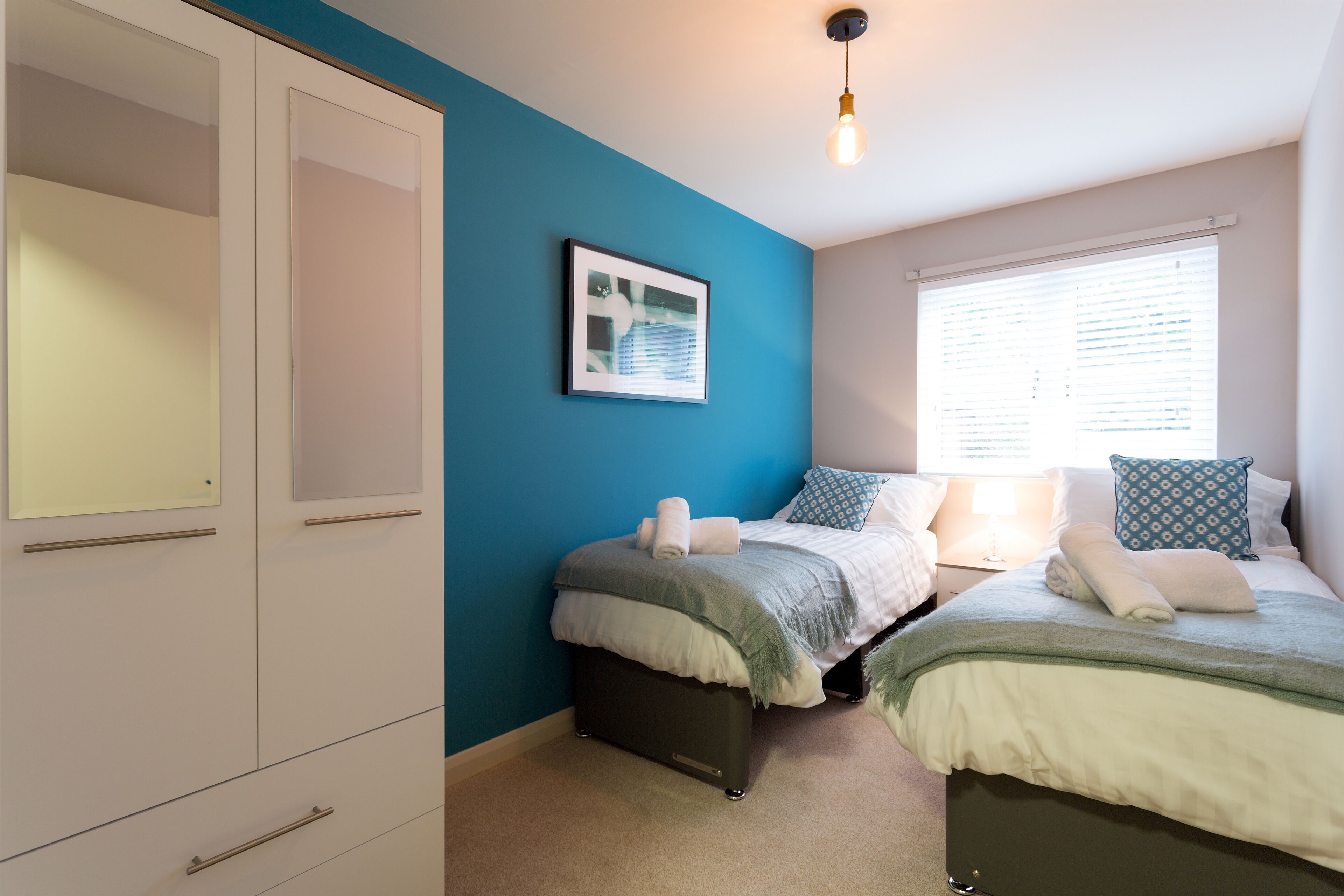 No.4 Beech Lodge Stylish Modern Contemporary 2 Bedroom Apartment in Headington