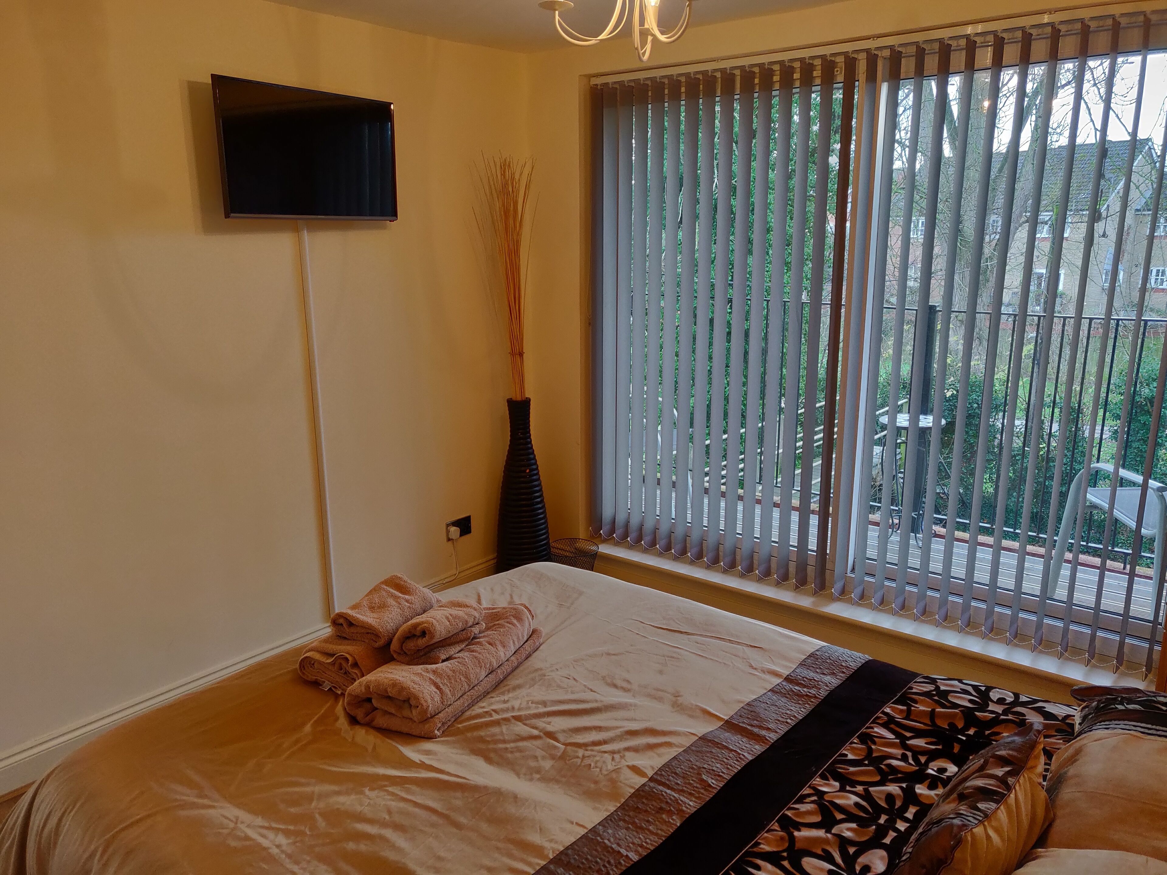 Waterfront apartment in the Heart of St Neots