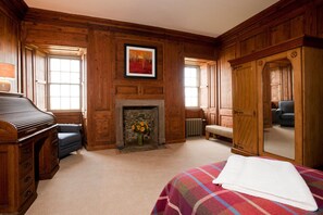 9 bedrooms, iron/ironing board, travel cot, free WiFi