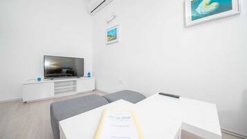 Smart-TV, Bücher, Musikbibliothek