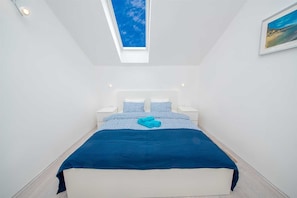 2 chambres, fer et planche à repasser, Wi-Fi gratuit, draps fournis
