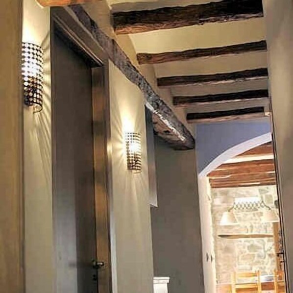 Interior - Self catering Cal Sarri Vell for 4-8 people (Agramunt)