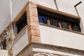 Exterior detail - Self catering Cal Sarri Vell for 4-8 people (Agramunt)