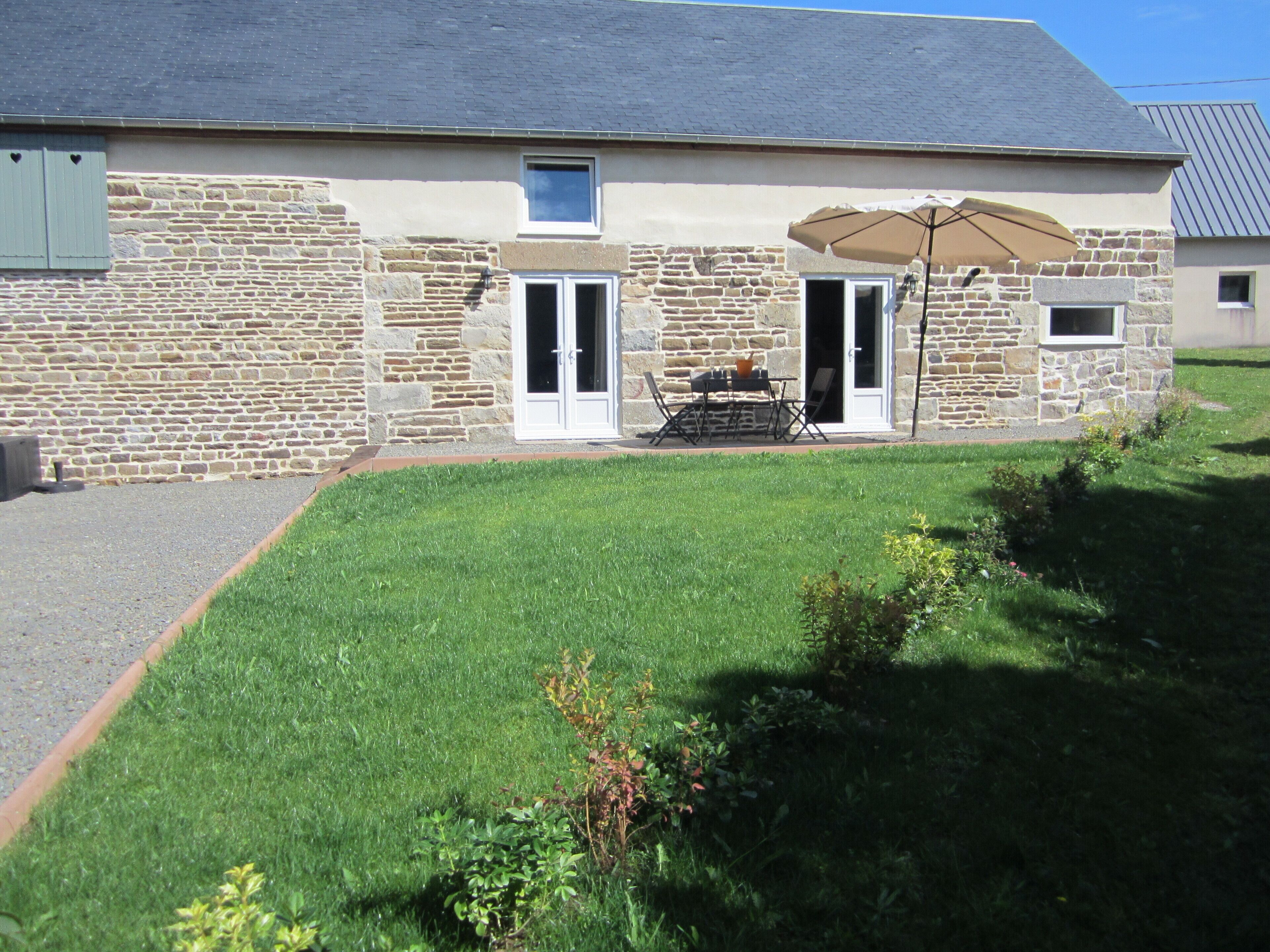 In a quiet rural setting, 2 King size double beds, each with luxury en-suite