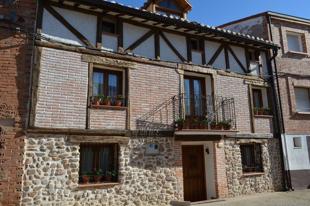 Beautiful rural house in a privileged environment to know the best of La Rioja