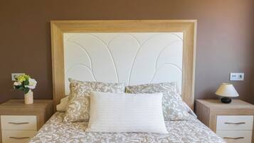 2 slaapkamers, een strijkplank/strijkijzer, reisbedje, wifi