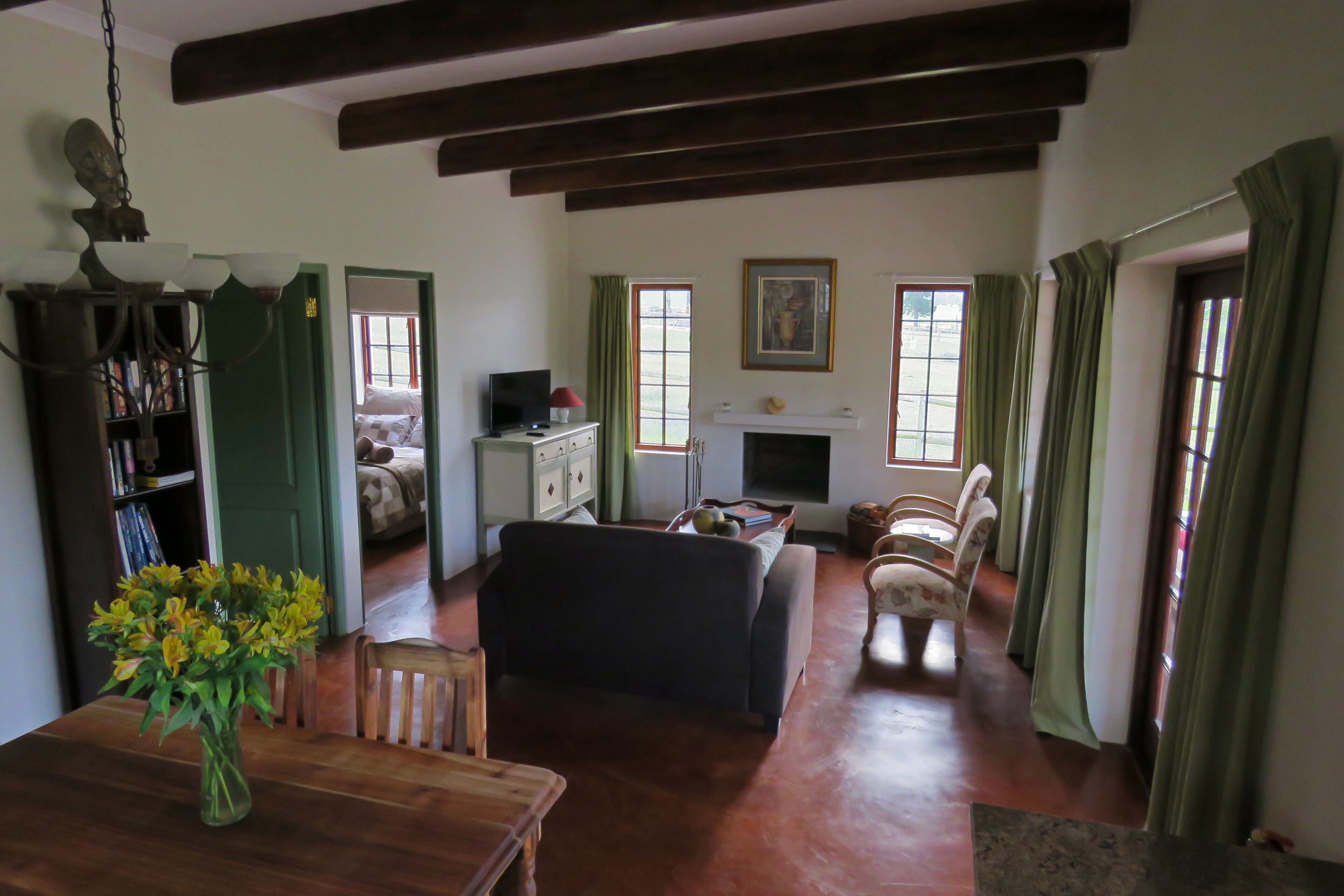'Out of Plett' luxurious 2 bedroom Cape Dutch Cottage in the Bitou river valley