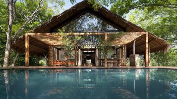 Infinity-Pool