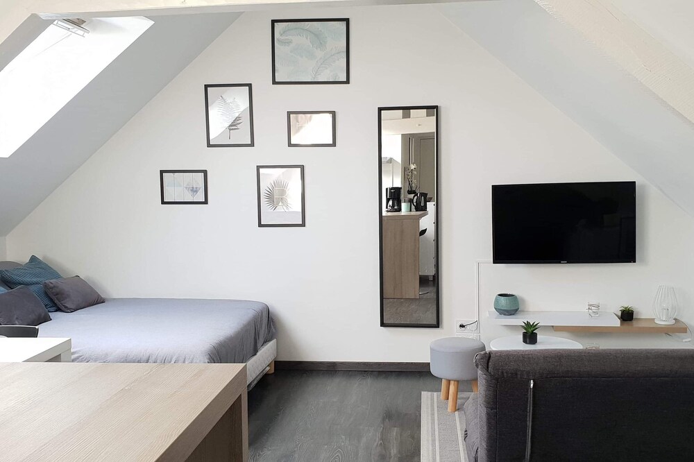 The cozy little near center, Furnished tourism ***