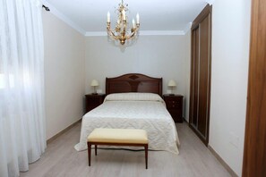 3 bedrooms, bed sheets