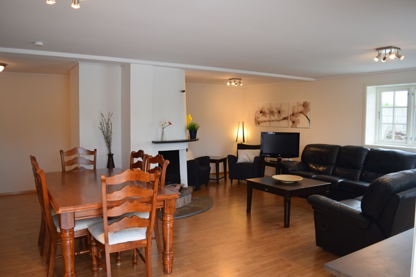 Ground Floor - Dining area & lounge area