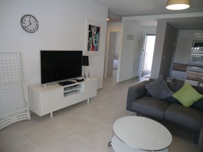 Télévision à écran plat