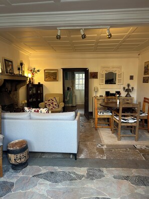 Interior - Bridge Cottage is a charming stone built house in a picturesque village (Lusugny Sur Ouche)