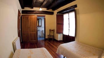 5 slaapkamers, een bureau, gratis wifi, beddengoed