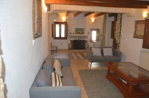 TV, fireplace, foosball, table tennis -  6 Bed, air conditioned Villa w/ huge pool and private grounds (Jávea)