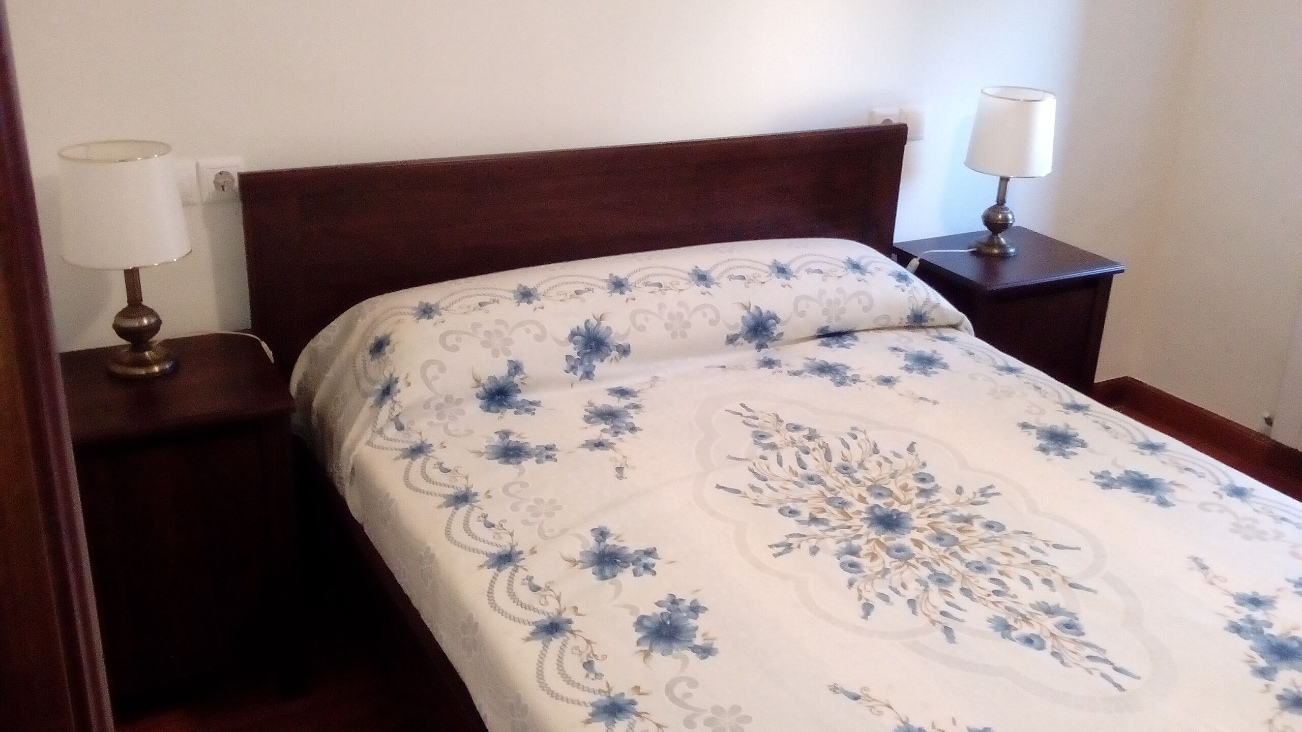 4 habitaciones, tabla de planchar con plancha y wifi gratis 