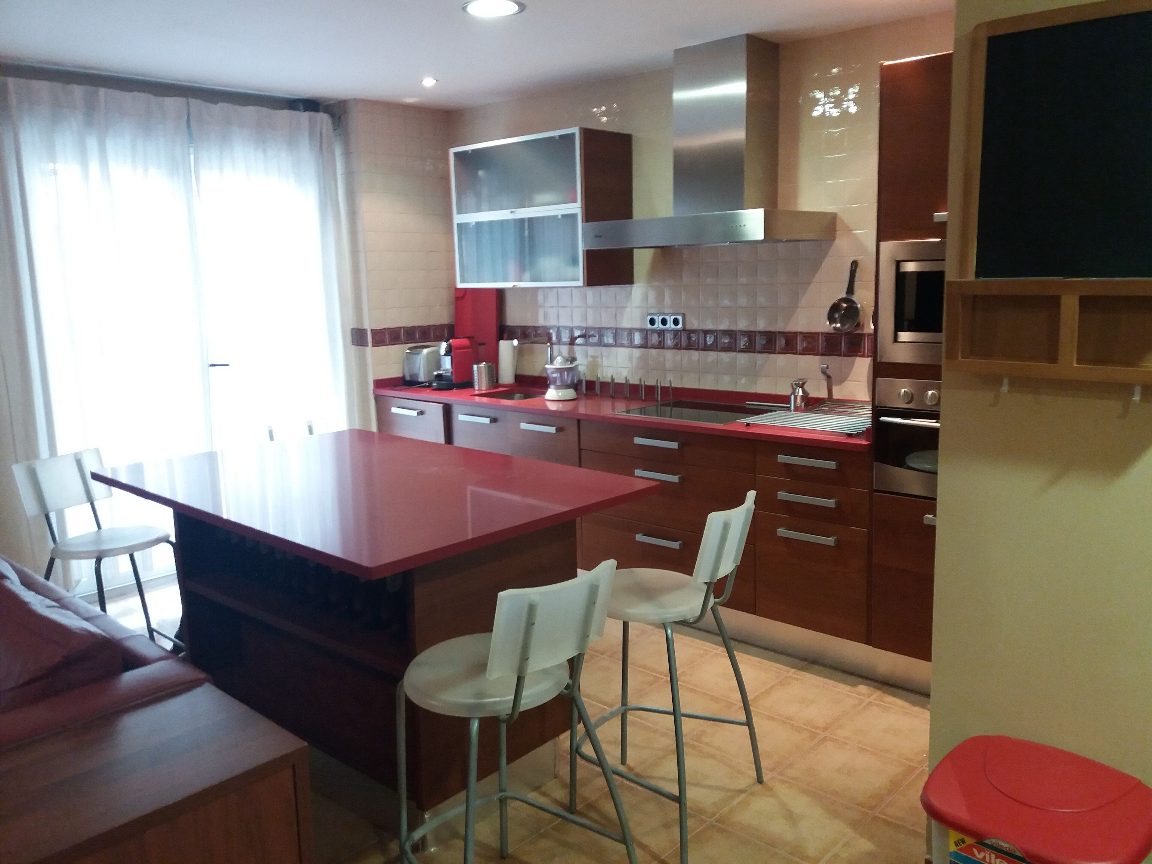 COMFORTABLE LOFT APARTMENT TOWN CENTER