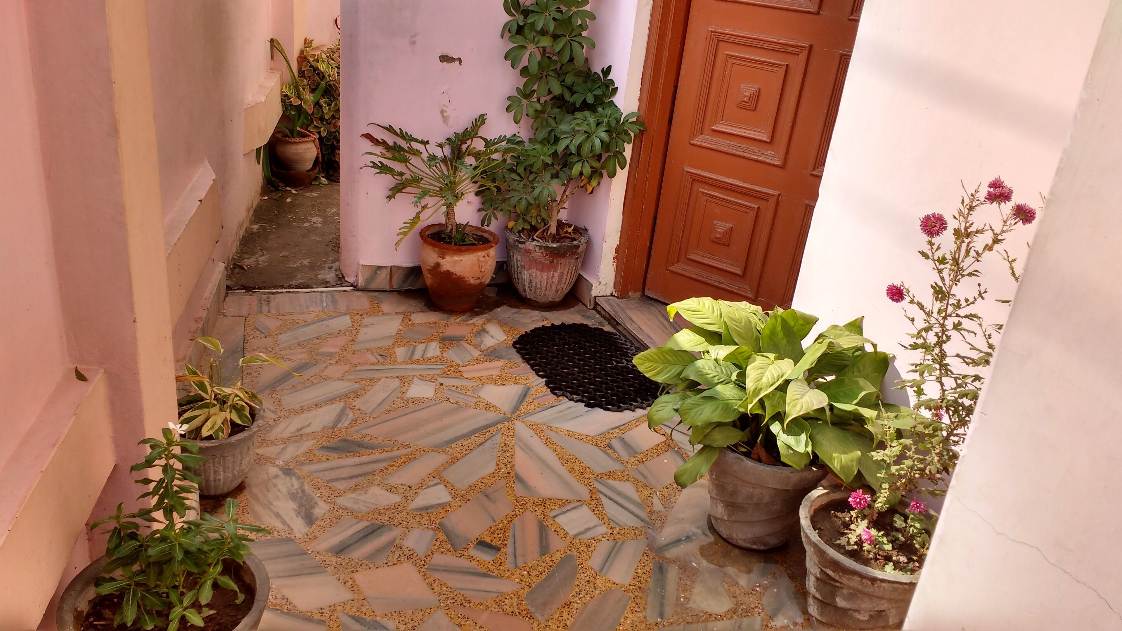 HariHar Niwas- Studio Apartment, near Gangaji