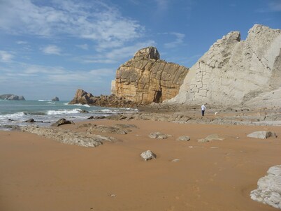 Liencres, nearby beaches. Free WIFI. Low level