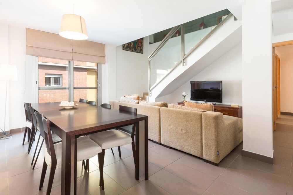 Gorgeous duplex apartment with balcony and terrace well connected to BCN 223