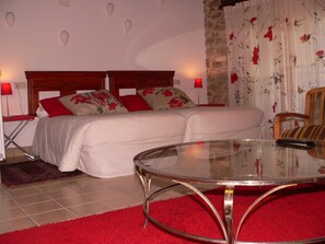 5 chambres, draps fournis