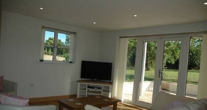 The Winning Post - luxury holiday cottage, rural location, 1.5m from Bruton