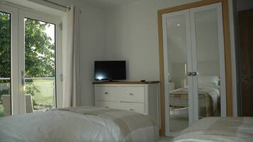 2 bedrooms, desk, soundproofing, iron/ironing board