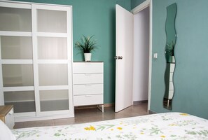 2 Schlafzimmer, Bügeleisen/Bügelbrett, Reisekinderbett, kostenloses WLAN