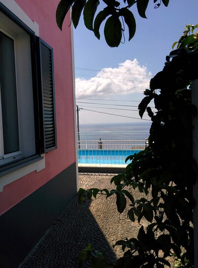 "Dom Carlos" Paradise Seaview Villa, with Sunrise & Sunsets Everyday!