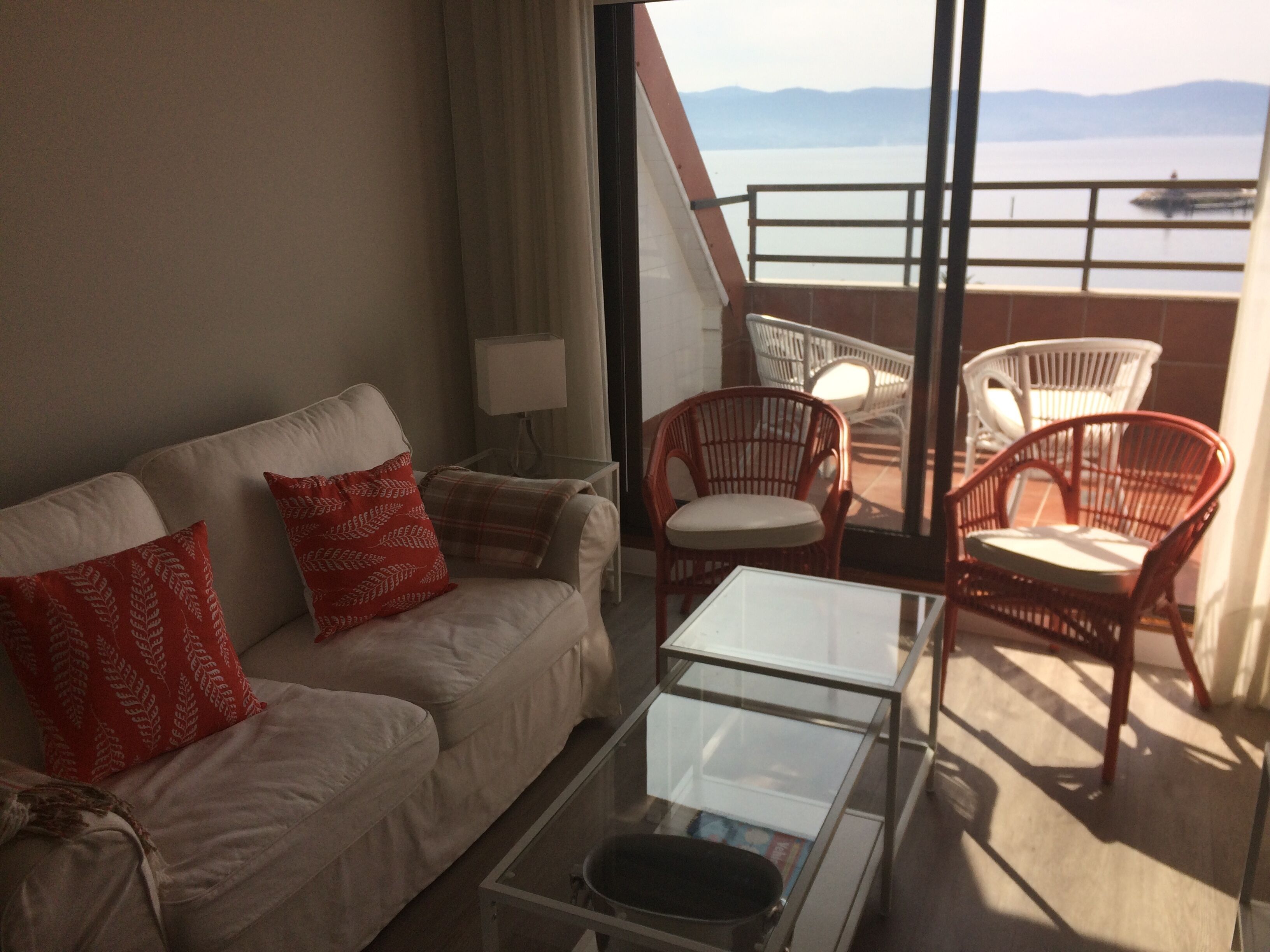 Penthouse in the center of Sanxenxo, 3 bedrooms and two bathrooms, with sea views