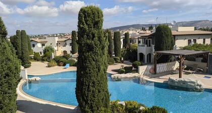 Modern Luxury 2 Bedroom 2 Bathroom Apartment Overlooking Swimming Pools