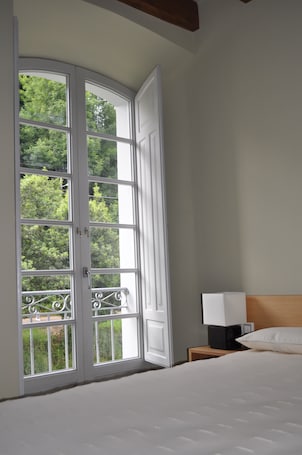 2 bedrooms, free WiFi, bed sheets. Rural apartment Casona la Sierra for 4 people