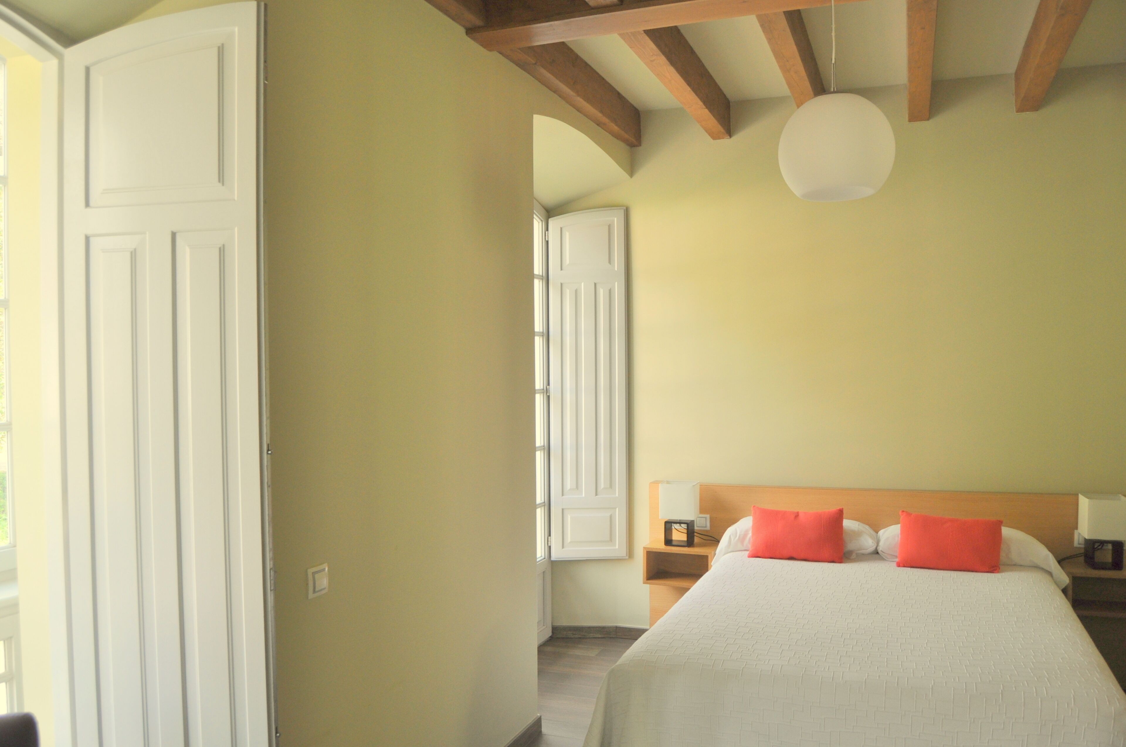 2 quartos, Wi-Fi de cortesia, roupa de cama