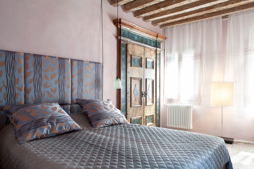 Scala Mata: Unique and Cozy Biennial Apartment