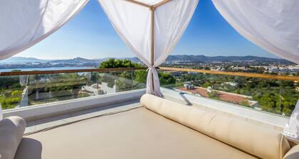 Atemberaubende Villa in der Nähe von Ibiza-Stadt mit Panoramablick auf das Meer und den Sonnenuntergang