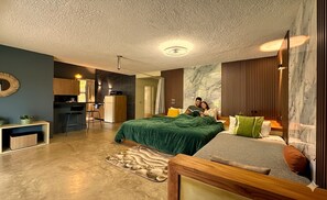 2 室のベッドルーム、セーフティボックス (室内)、アイロン / アイロン台、インターネットアクセス (無料)