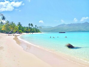 Camastros y toallas de playa 