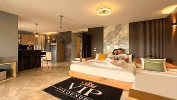 20 bedrooms, in-room safe, iron/ironing board, free WiFi