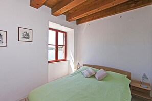 1 bedroom, free WiFi, bed sheets