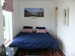 1 bedroom, WiFi, bed sheets - THE WORKSHOP OF THE PAINTER (sao bartolomeu dos galegos)