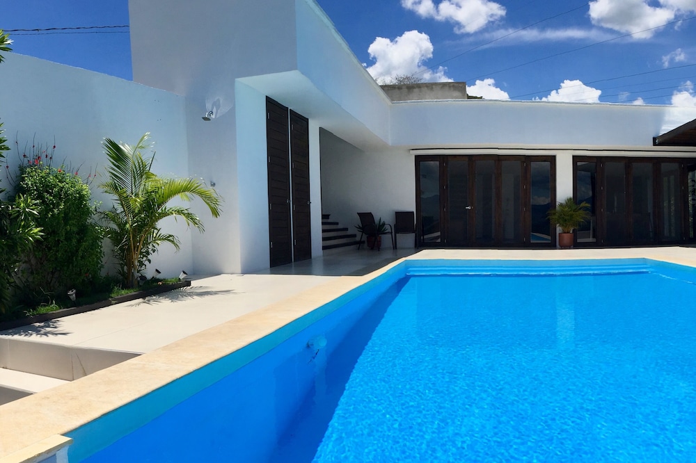 B&B Villa Miravalle, Private room in Villa with terrace and swimming pool