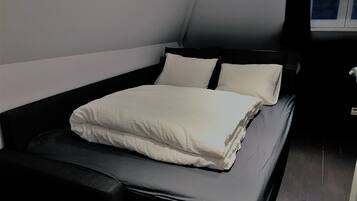 2 slaapkamers, een strijkplank/strijkijzer, gratis wifi