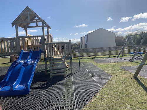 PERRANPORTH HOLIDAY BUNGLOW on Holiday Park,  SWIMMING  POOL - GREAT VALUE !
