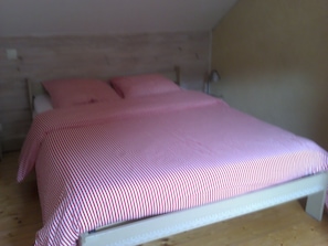 1 chambre, fer et planche à repasser, Wi-Fi, draps fournis