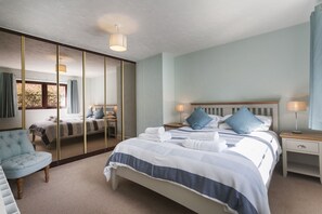 3 bedrooms, iron/ironing board, free WiFi, bed sheets - The Kelling -  a self catering cottage that sleeps 6 guests  in 3 bedrooms (Holt)