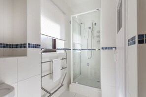 Bathtub, hair dryer