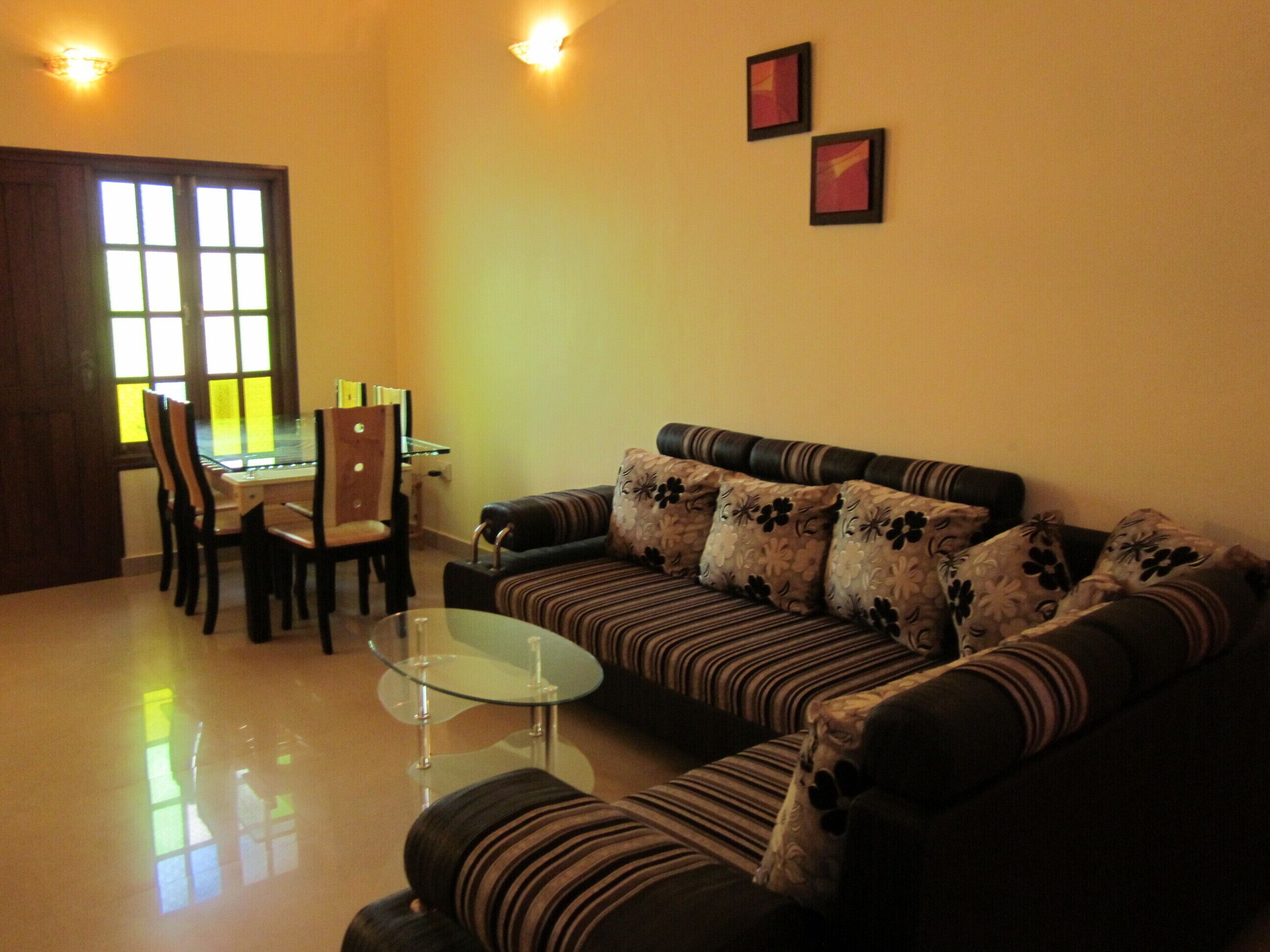 6 BEAUTIFUL, ELEGANTLY , DECORATED VILLAS ,  3 BEDROOMS AND 2 BEDROOMS