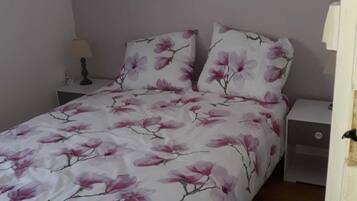 1 chambre, fer et planche Ă repasser, Wi-Fi, draps fournis