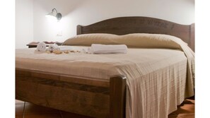 1 slaapkamer, een strijkplank/strijkijzer, wifi, beddengoed